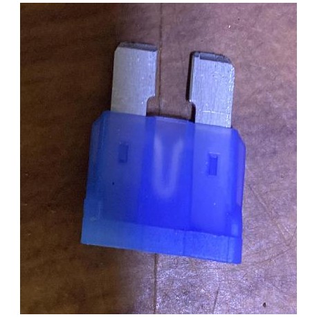 FUSIBLE 15A

										-