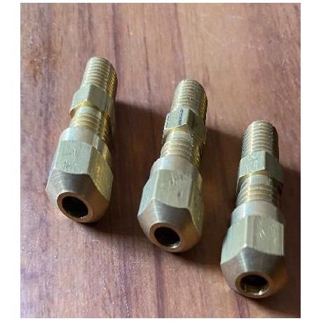 Conector de 1 octavo a 1 cuarto 

										-